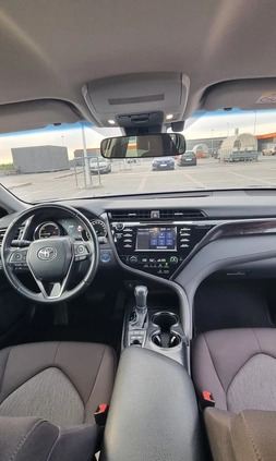 Toyota Camry cena 100400 przebieg: 106800, rok produkcji 2019 z Warszawa małe 352